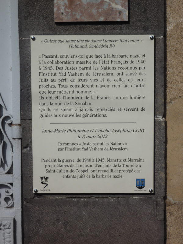 Plaque à Saint-Julien-de-Coppel