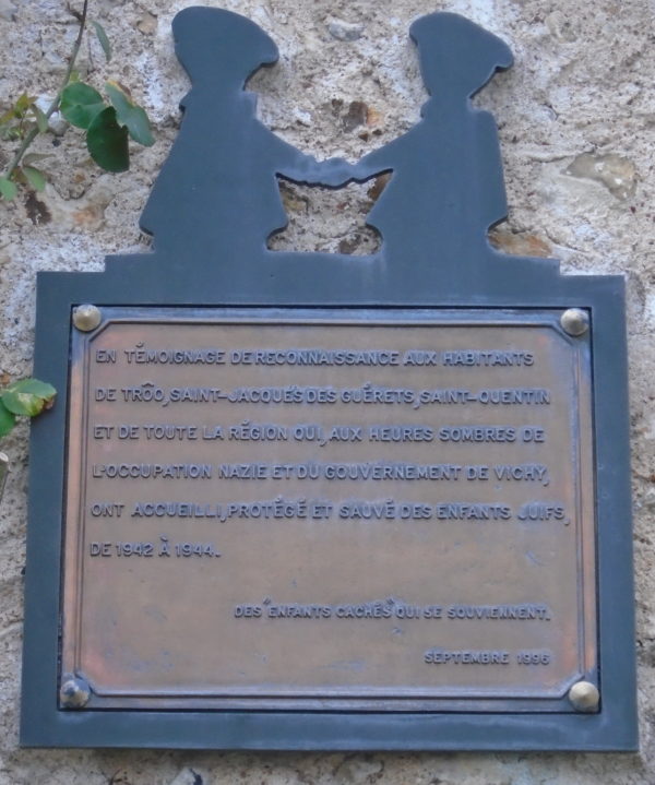 Plaque enfants cachés à Troo