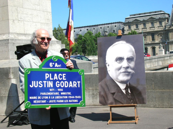 Place Justin Godart