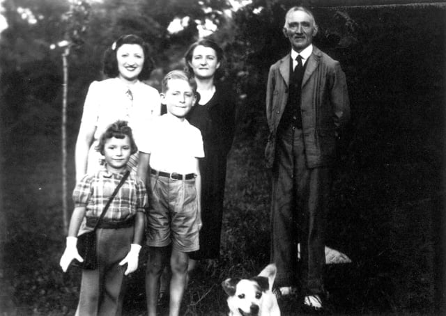 Camille GAILLARD et sa fille GAILLARD-ALLA (à gauche) en 1944