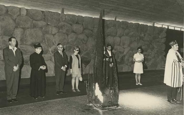25 août 1970 cérémonie dans la crypte 