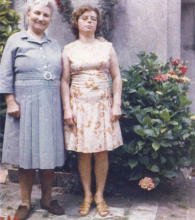 Henriette Owczarek à gauche avec sa soeur 