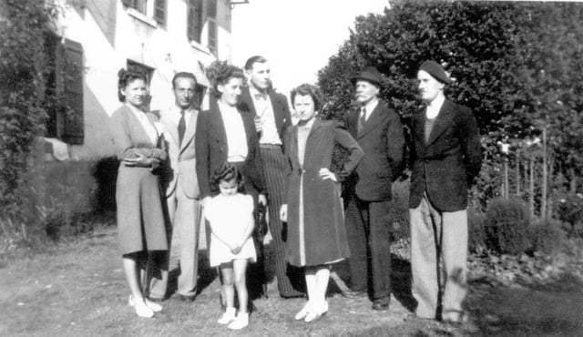 Henri JOUANET (deuxième à droite) et sa famille