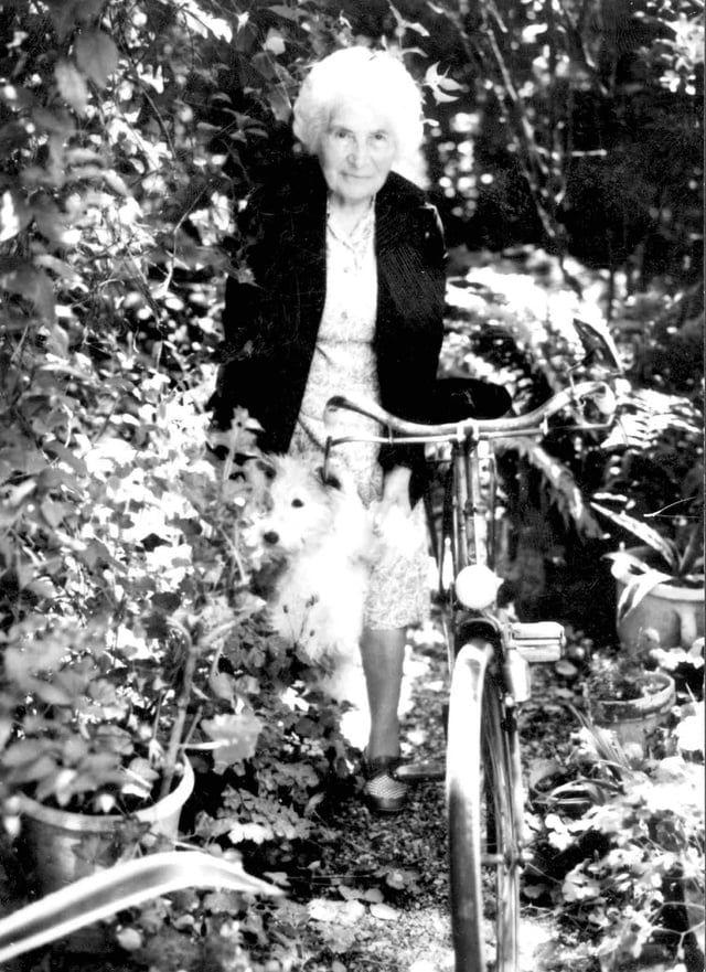 Marie Rose GINESTE en vélo
