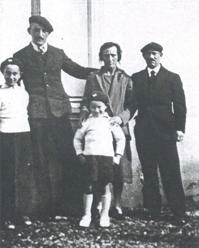 Jean et Marianne Ané Prince avec leurs deux enfants Guillaume et Jean et un oncle