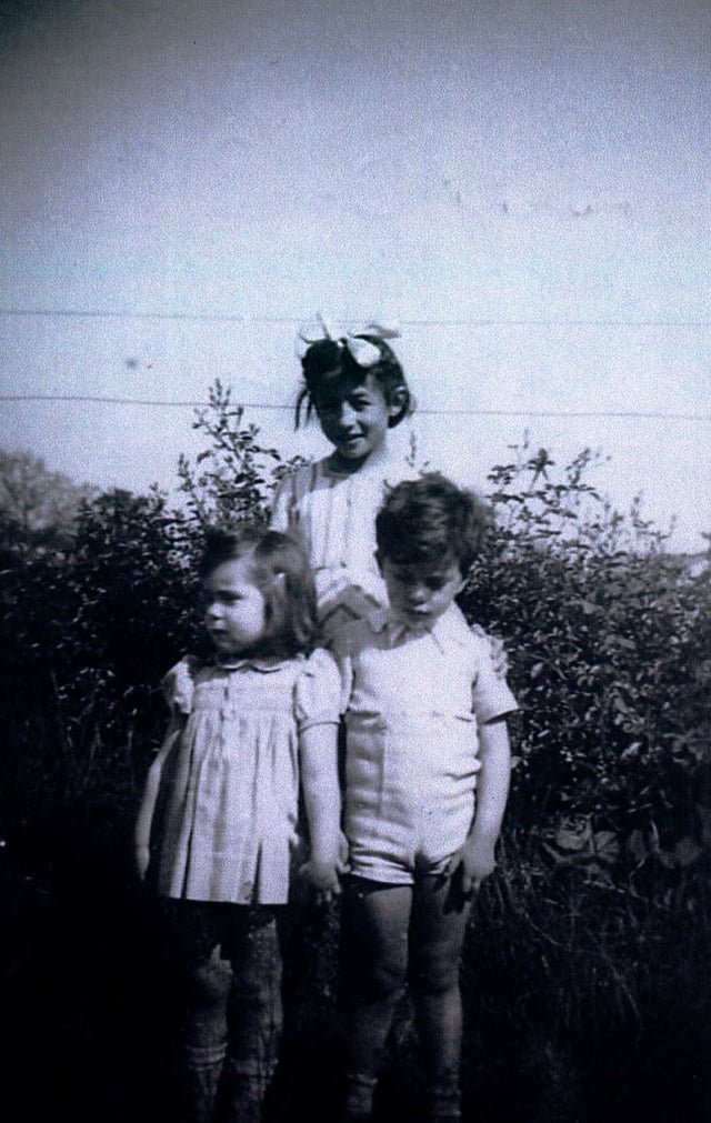 Monique Bouvier, Claude et Nicole Mozis 1944