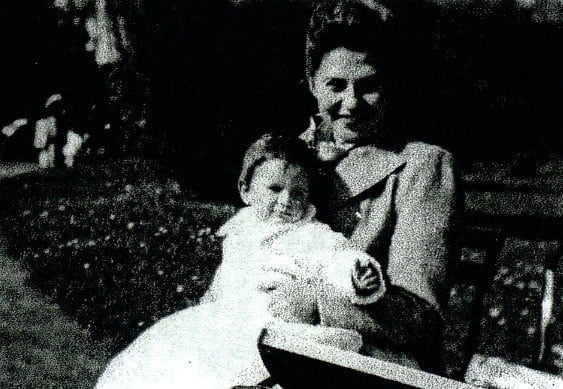 Jenny Thieberger et sa fille aînée Eveline à Caen en 1939