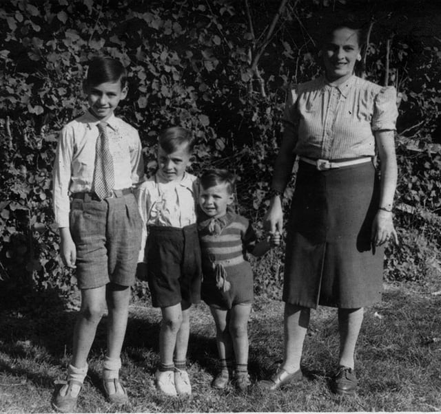 1946 Conquereuil, Maman et les enfants