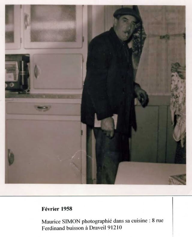 Maurice Simon dans sa cuisine