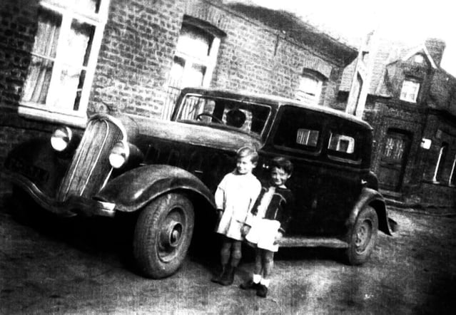 1944, à droite Jacques l'enfant juif sauvé