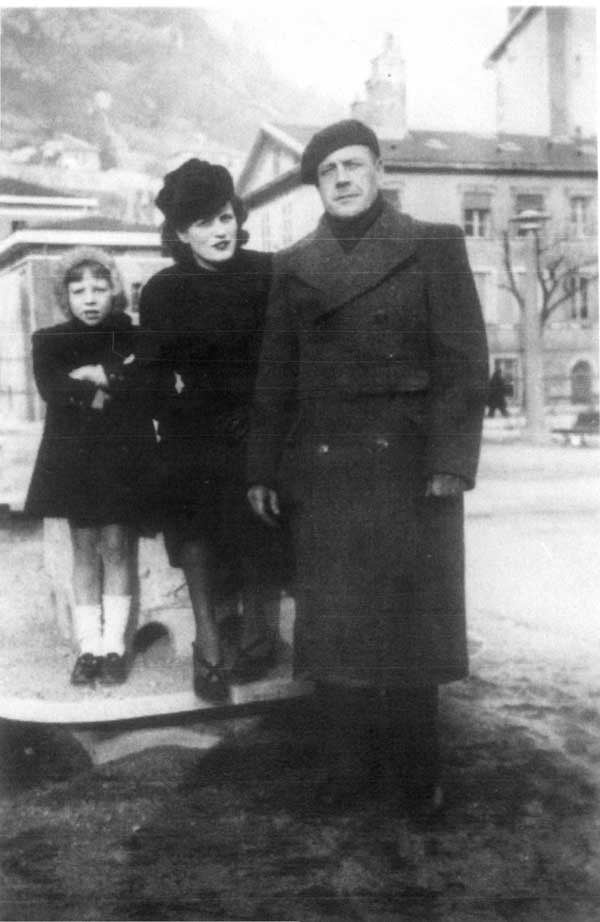 Pierre et Marie Jeanne Batt et leur nièce en 1941