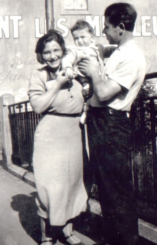 Madame Ebenstein tenant son fils Bernard en 1936 avec son frère Maurice mort en 1937