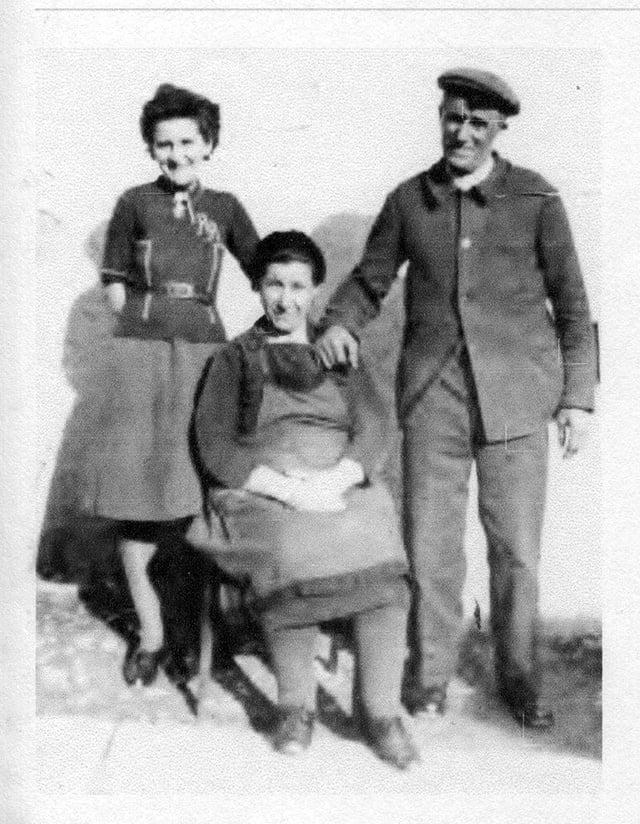 En 1937, Jean-Charles Rigazio son épouse et leur fille Rolande