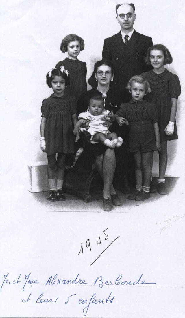 Mr et Mme BERBONDE et leurs 5  enfants