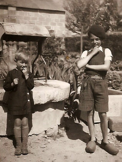 Jacques et un petit copain en 1943