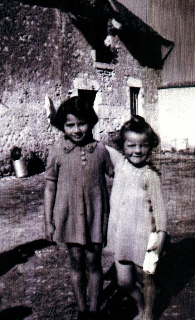 1943 Régine & Andrée