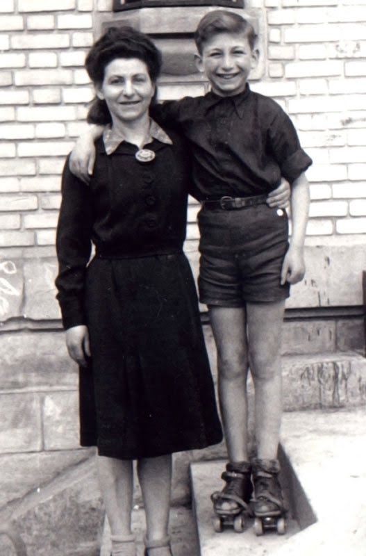 Madame Ebenstein avec son fils Bernard