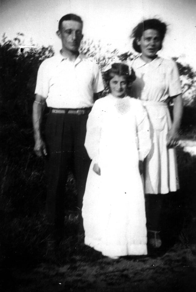 En 1943 Michelle et Antoine avec leur fille Lucette 