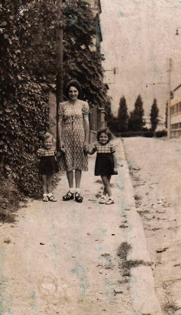 Aimée Galop et ses filles - juillet 1942 - rue Gentilly