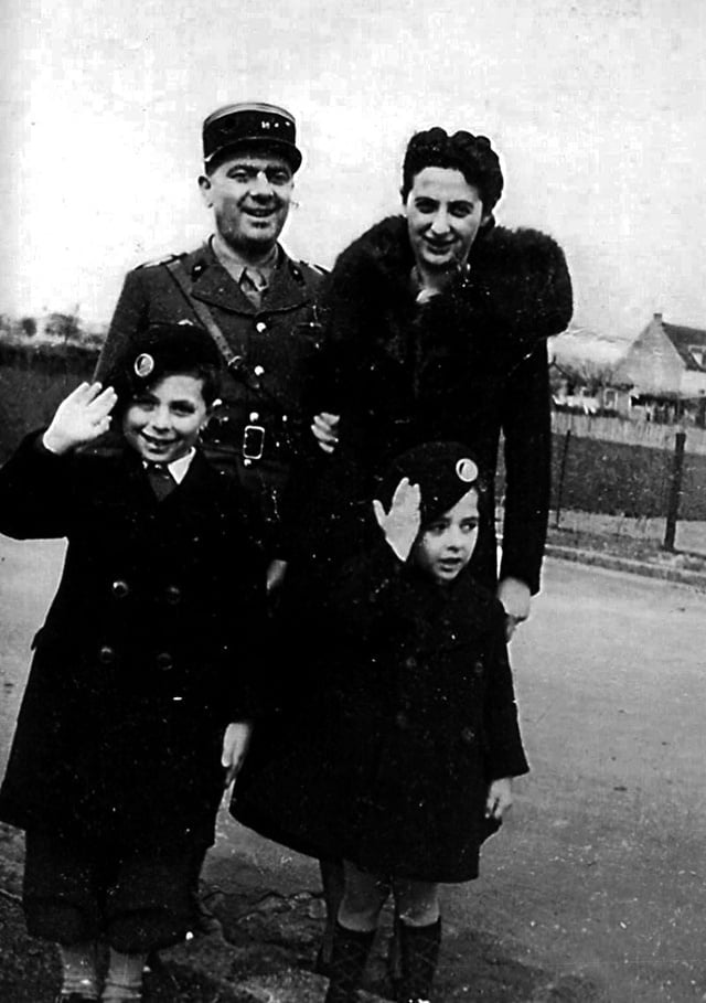 Benjamin et Mariette CREANGE et leurs fils Jean-Paul & Philippe en 1939 