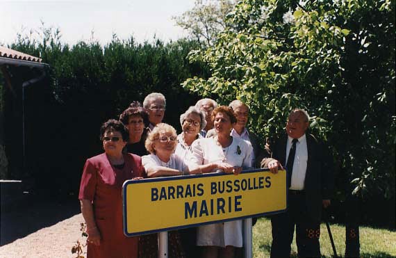 Henriette Pichon avec les sauvés à Barrais Bussoles 