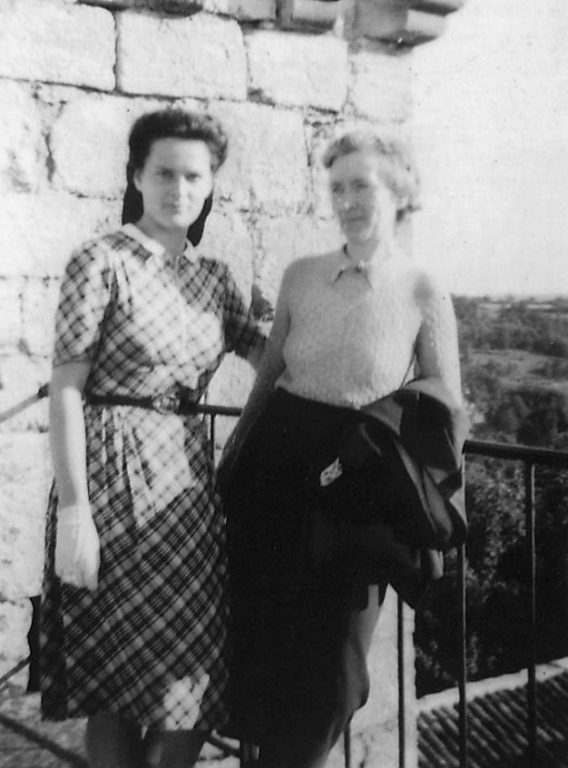 Laure VIARDOT et sa fille Suzanne GUIMBRETIERE en août 1943 à Rocamadour