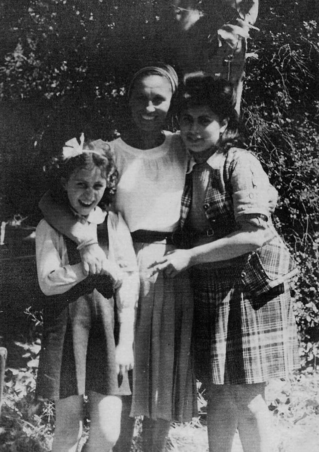 Septembre 1943, deux petites filles Widerman et Mme Courbet