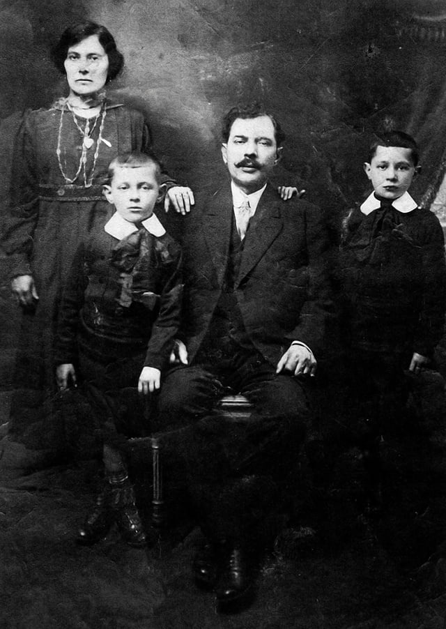Famille Abramovitch Eugénie Henri et leurs fils Salomon et Maurice