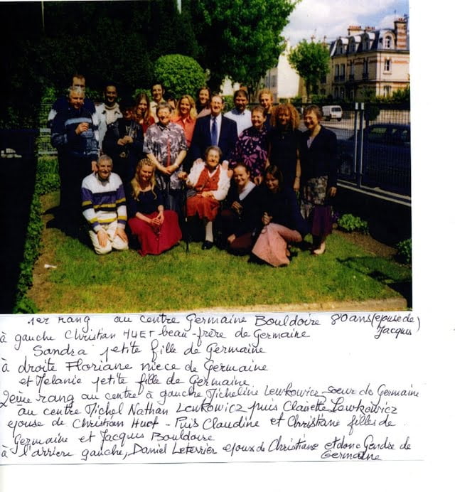 Les 80 ans de Germaine Bouldoire en 2003 entourée de sa famille