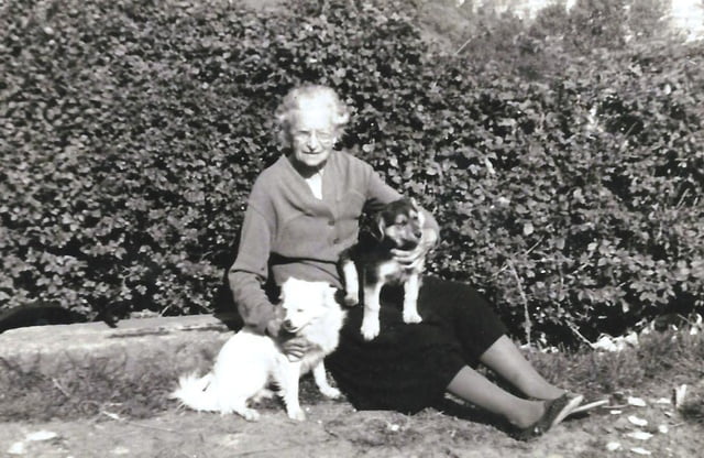 En 1960, Angèle Laurier