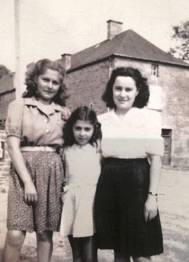 De gauche à droite Georgette, Thérèse et Denise Serret