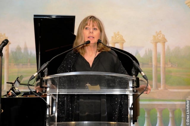 be193f0ed54174bb79bd0ad1e4d7b1eb[1]