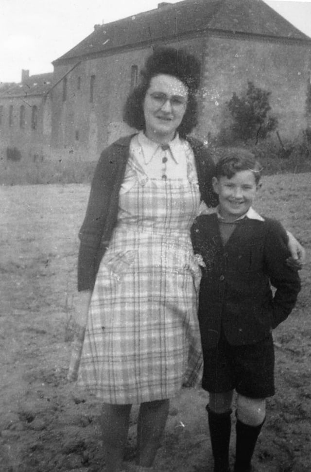 Madeleine nièce de MMe PACTEAU et Claude Popiolek