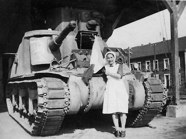 Anne Marie - Le 1° tank entre à Lonwy