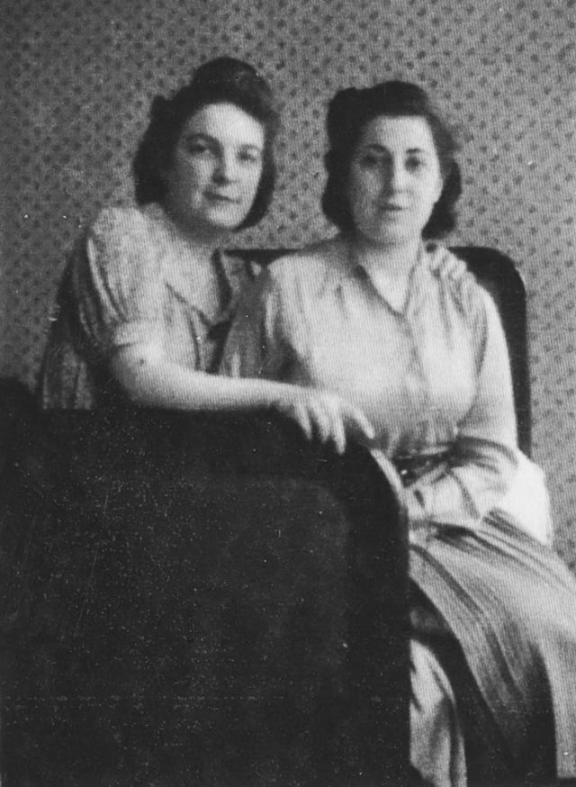 1942, Raymonde Lombard avec sa protégée Irène 