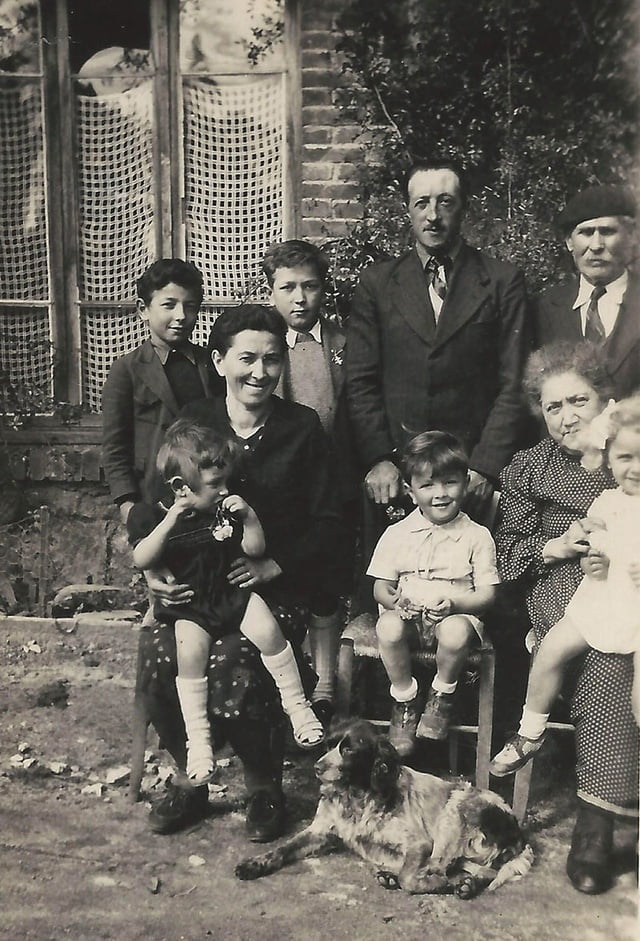 1944, Fernand et Hélène Court et leurs 4 fils