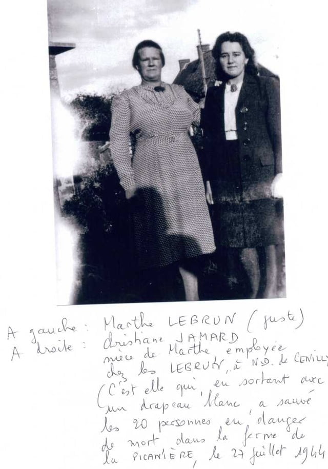 à gauche Marthe Lebrun et à sa droite sa nièce Christiane Jamard