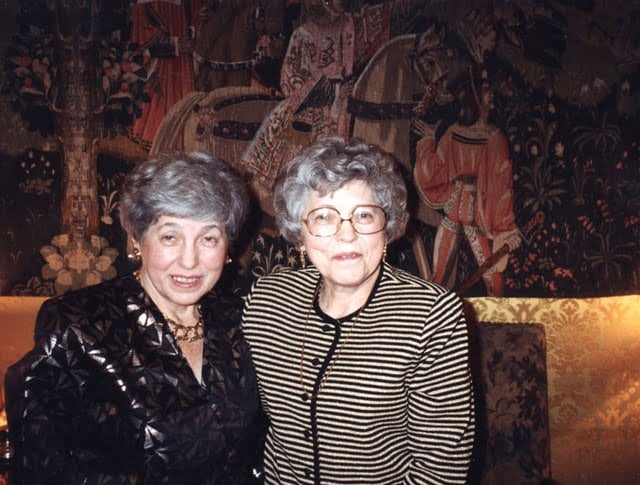 Les jumelles Charlotte et Frédérique Holder en 1998