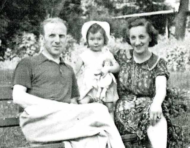 SZNAJDER Jowel avec sa femme Otylia et leur fille Rose en 1941