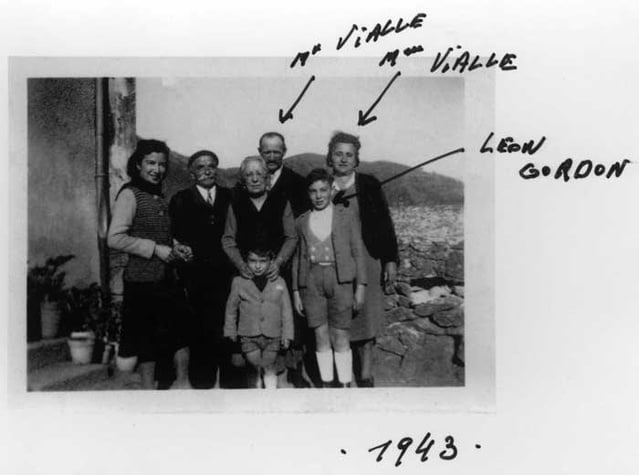 M. et Mme Vialle avec Léon Gordon