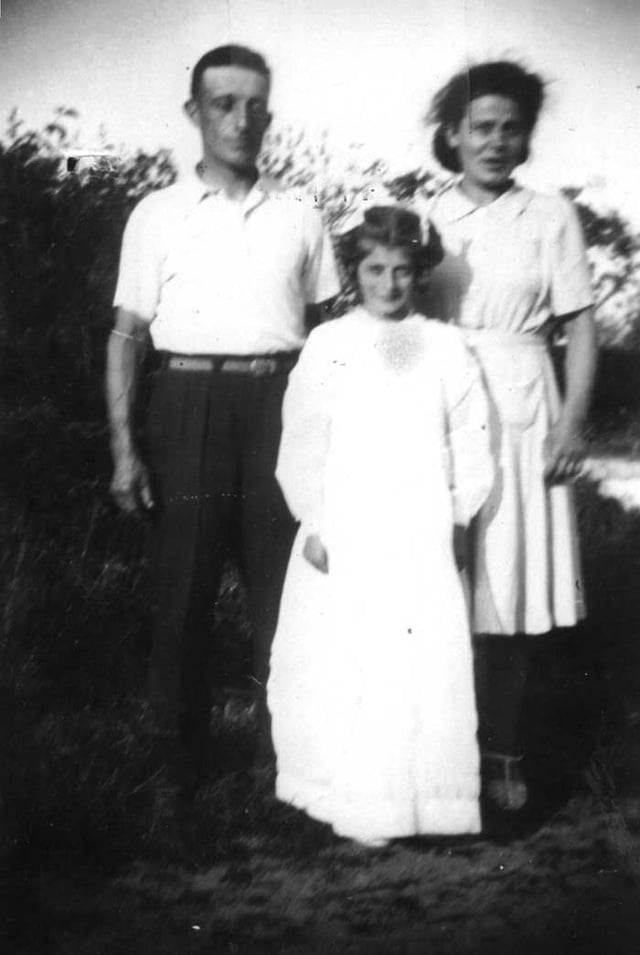 Michelle et Antoine avec leur fille Lucette en 1942
