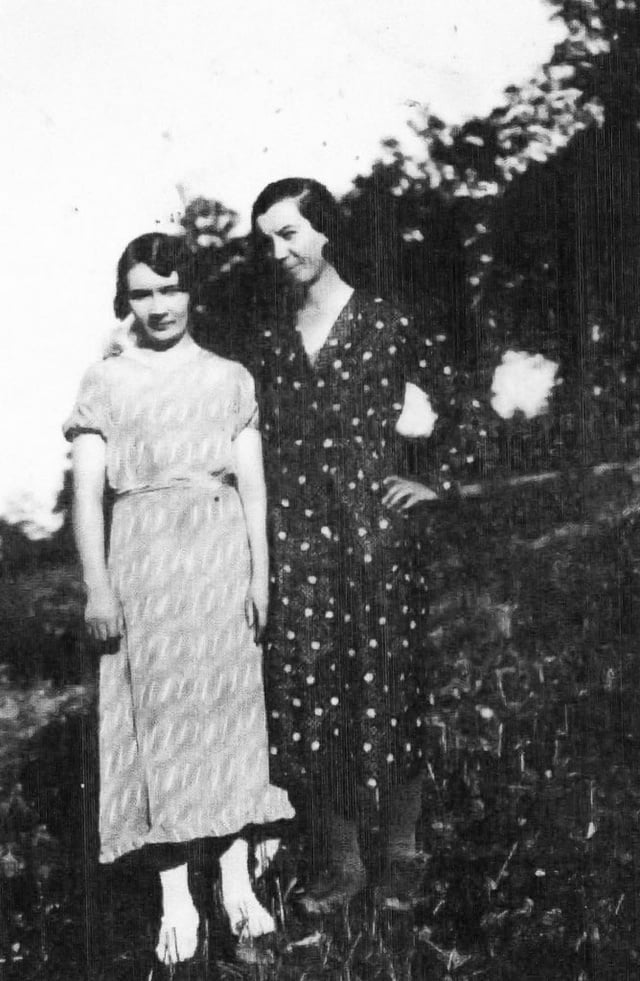 De gauche à droite Germaine DUFOUR et Juliette FOURNIER