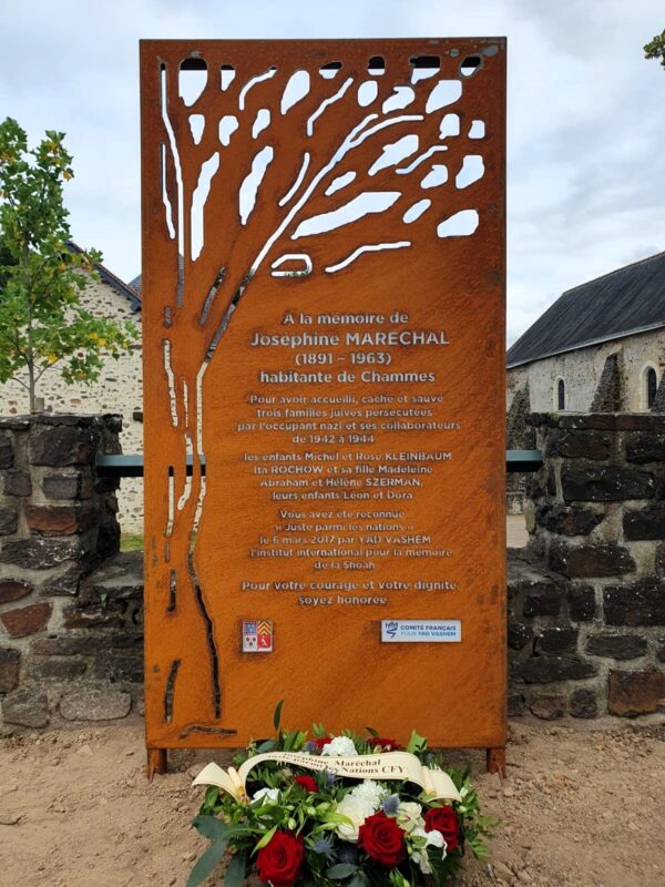 Stèle Joséphine Maréchal à Chammes